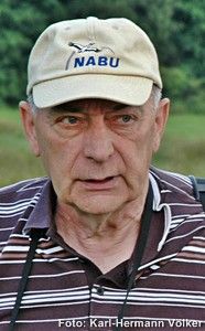 Portrait Willy Becker mit NABU-Kappe